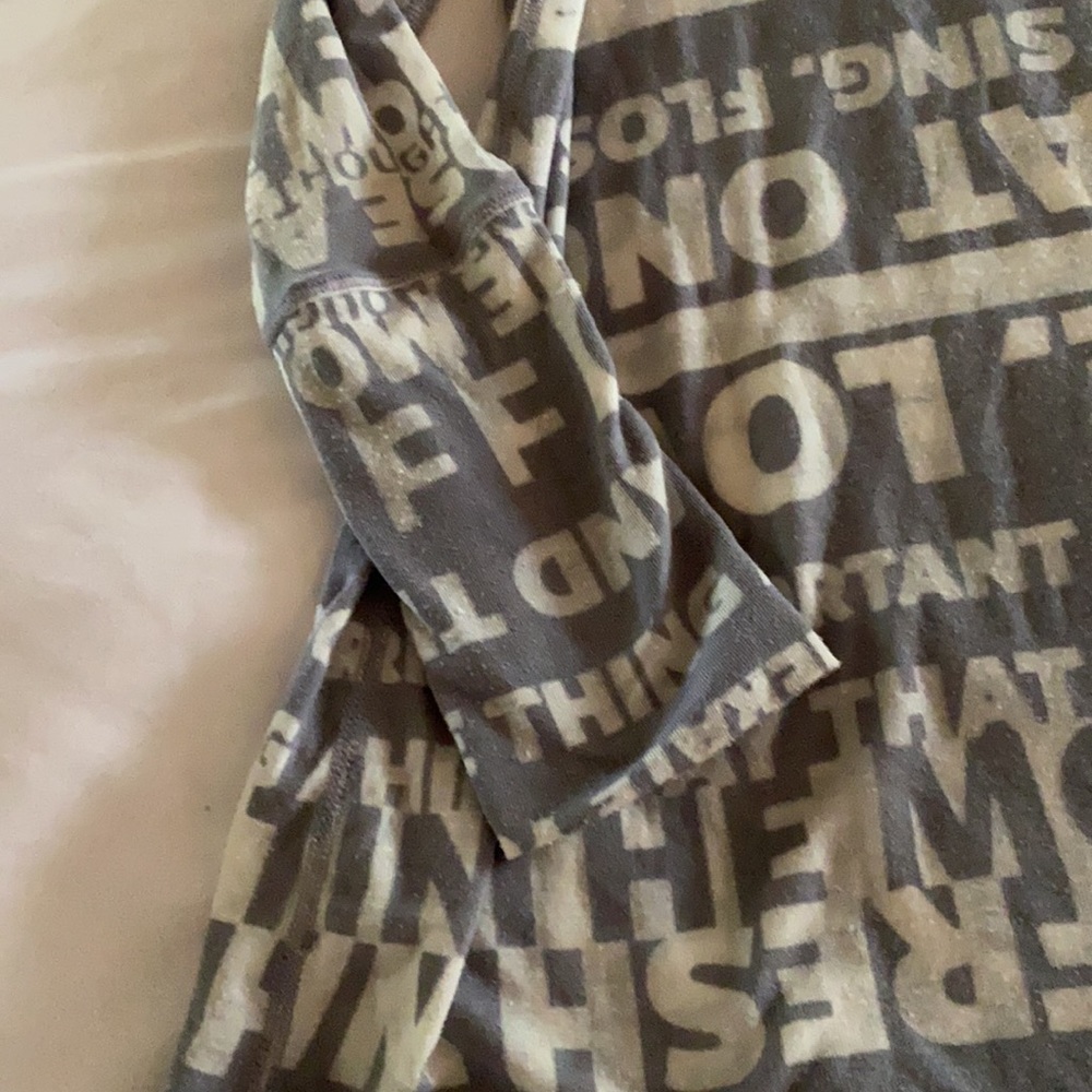 Lululemon light workout long sleeve T-shirt - Picture 4 of 5